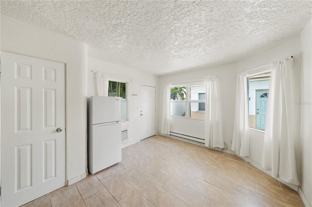 В аренду: $1,150 (1 спален, 1 ванн, 400 Квадратных фут)