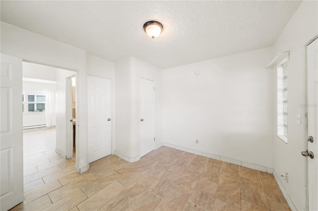 В аренду: $1,150 (1 спален, 1 ванн, 400 Квадратных фут)
