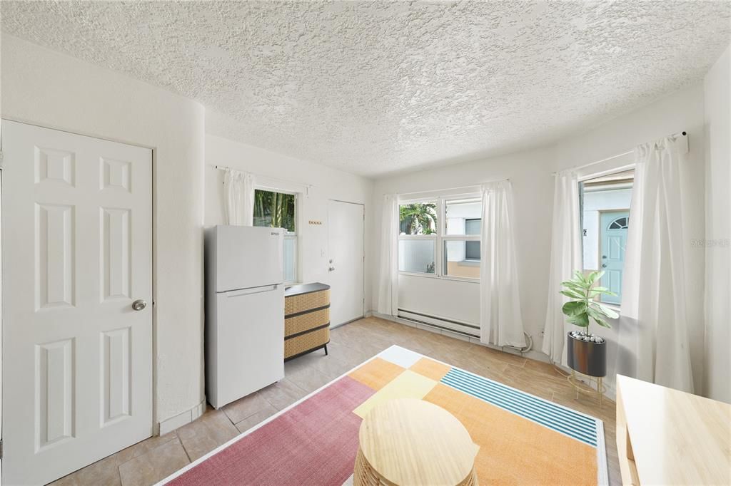 В аренду: $1,150 (1 спален, 1 ванн, 400 Квадратных фут)