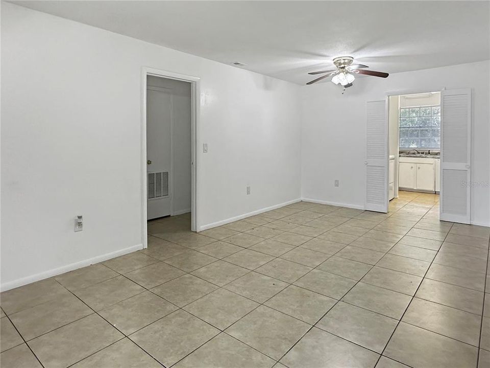 For Sale: $149,900 (2 beds, 2 baths, 1206 Square Feet)