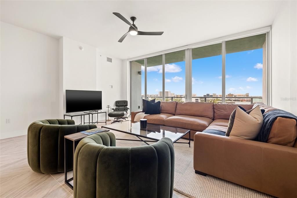 For Sale: $875,000 (2 beds, 1 baths, 1550 Square Feet)