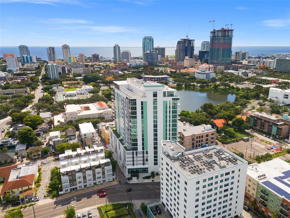 For Sale: $875,000 (2 beds, 1 baths, 1550 Square Feet)