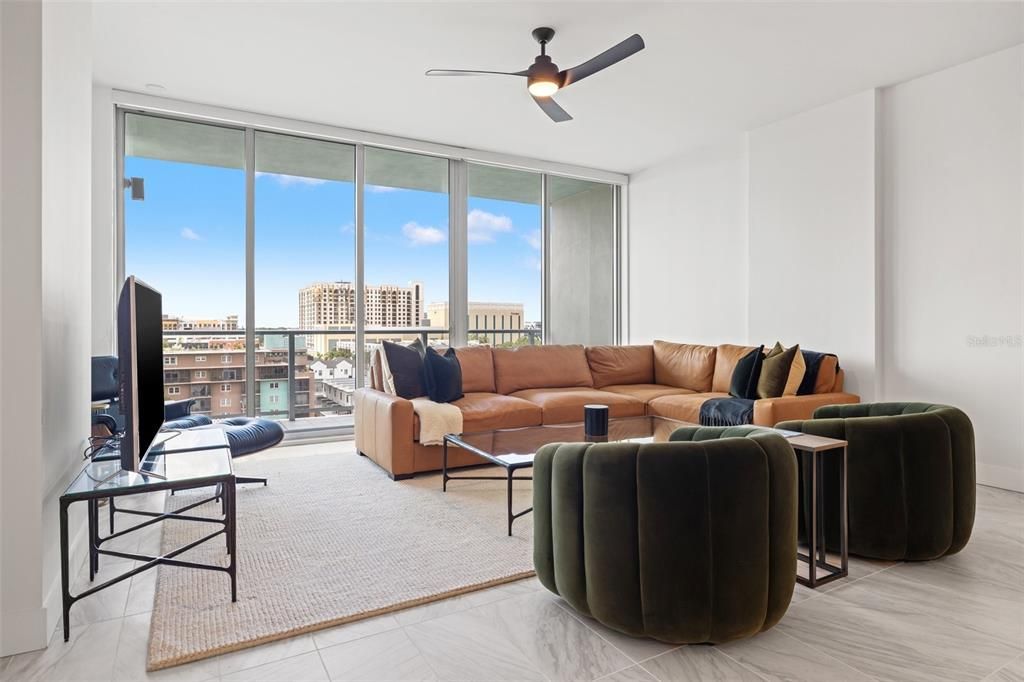 For Sale: $875,000 (2 beds, 1 baths, 1550 Square Feet)