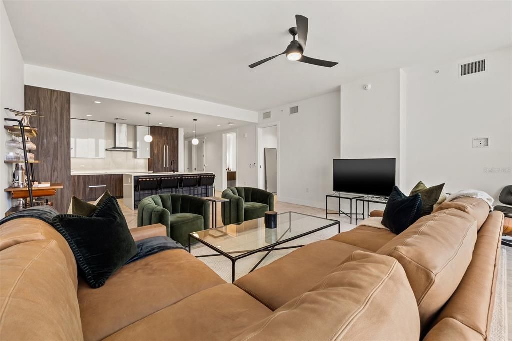 For Sale: $875,000 (2 beds, 1 baths, 1550 Square Feet)