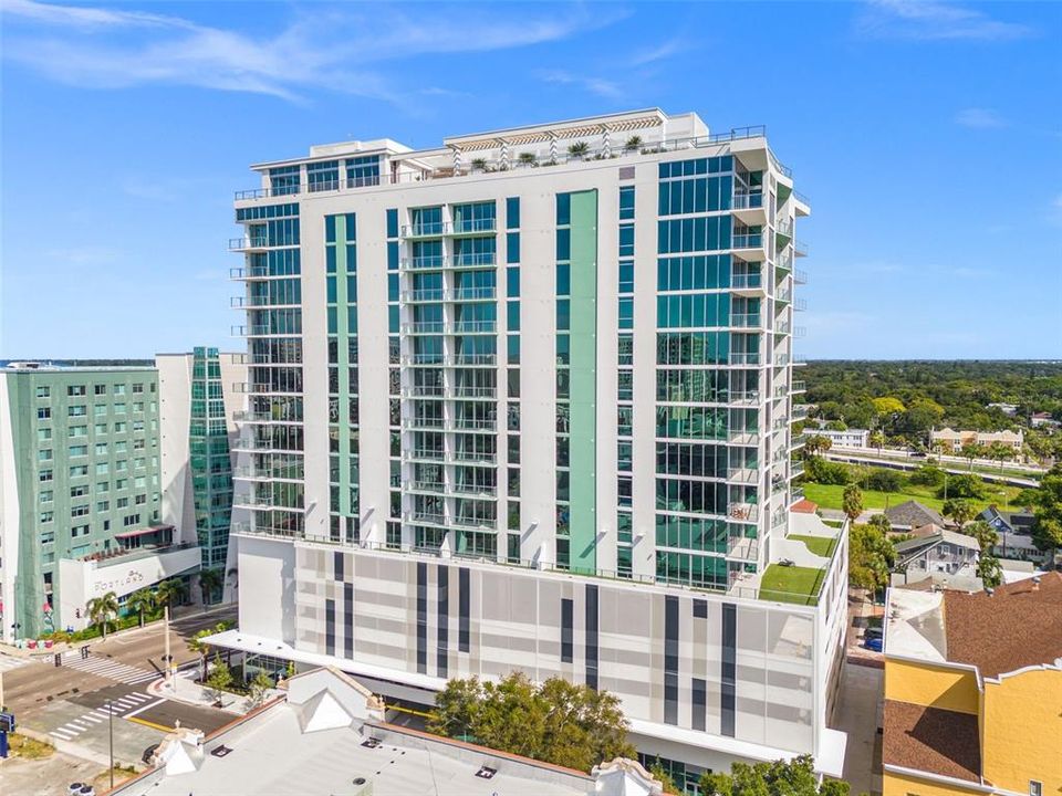 For Sale: $875,000 (2 beds, 1 baths, 1550 Square Feet)