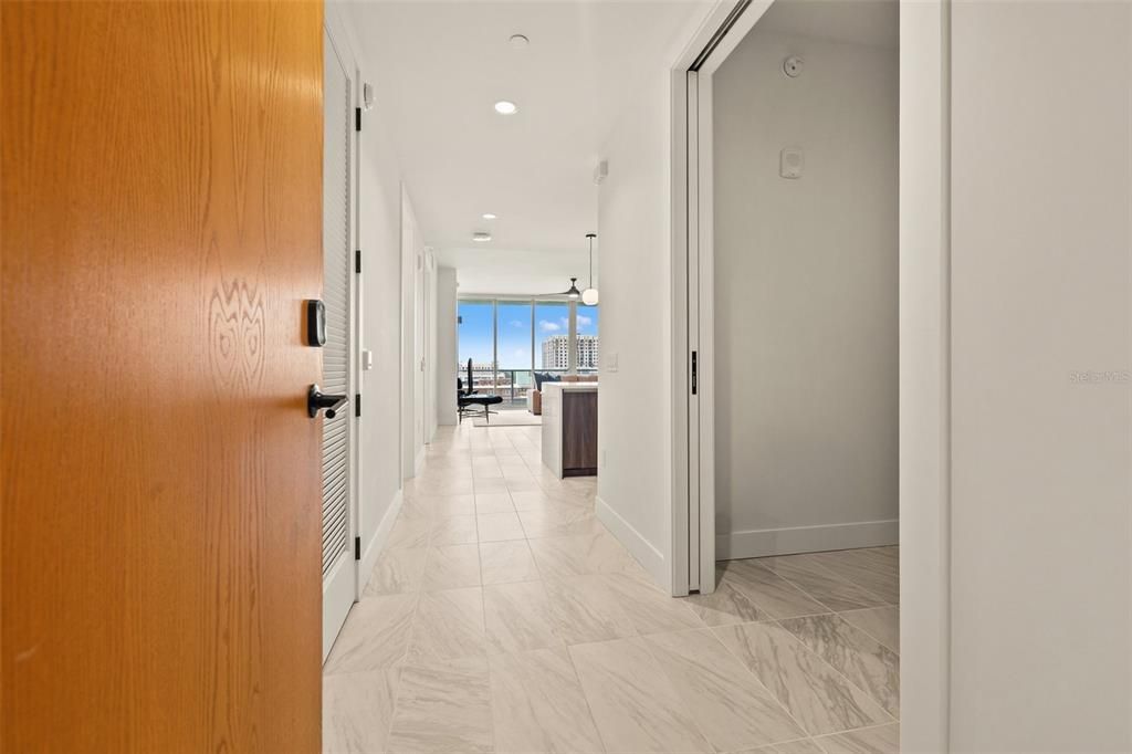 For Sale: $875,000 (2 beds, 1 baths, 1550 Square Feet)