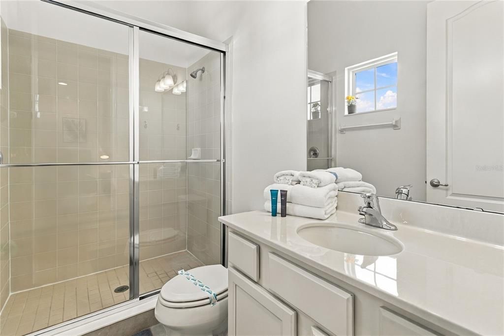 En Venta: $635,000 (5 camas, 5 baños, 3076 Pies cuadrados)