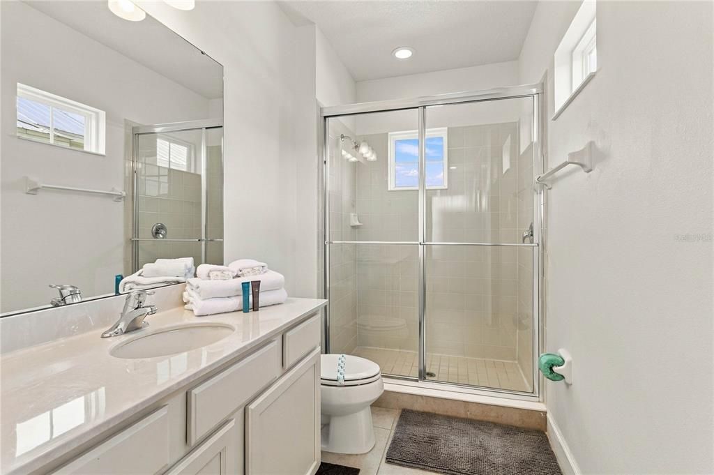 En Venta: $635,000 (5 camas, 5 baños, 3076 Pies cuadrados)