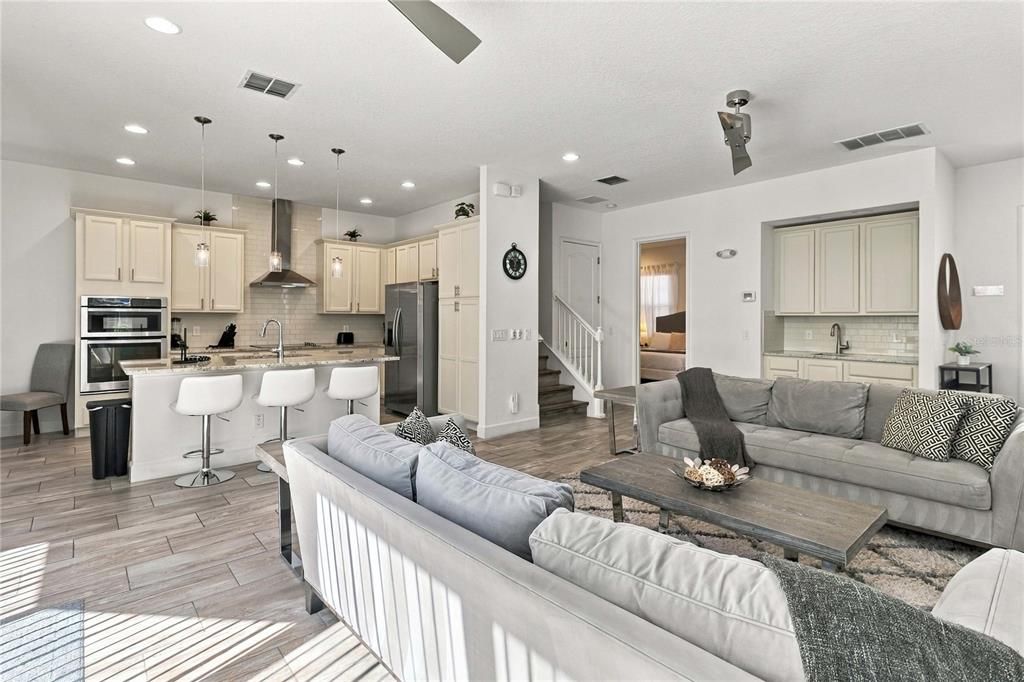 En Venta: $635,000 (5 camas, 5 baños, 3076 Pies cuadrados)