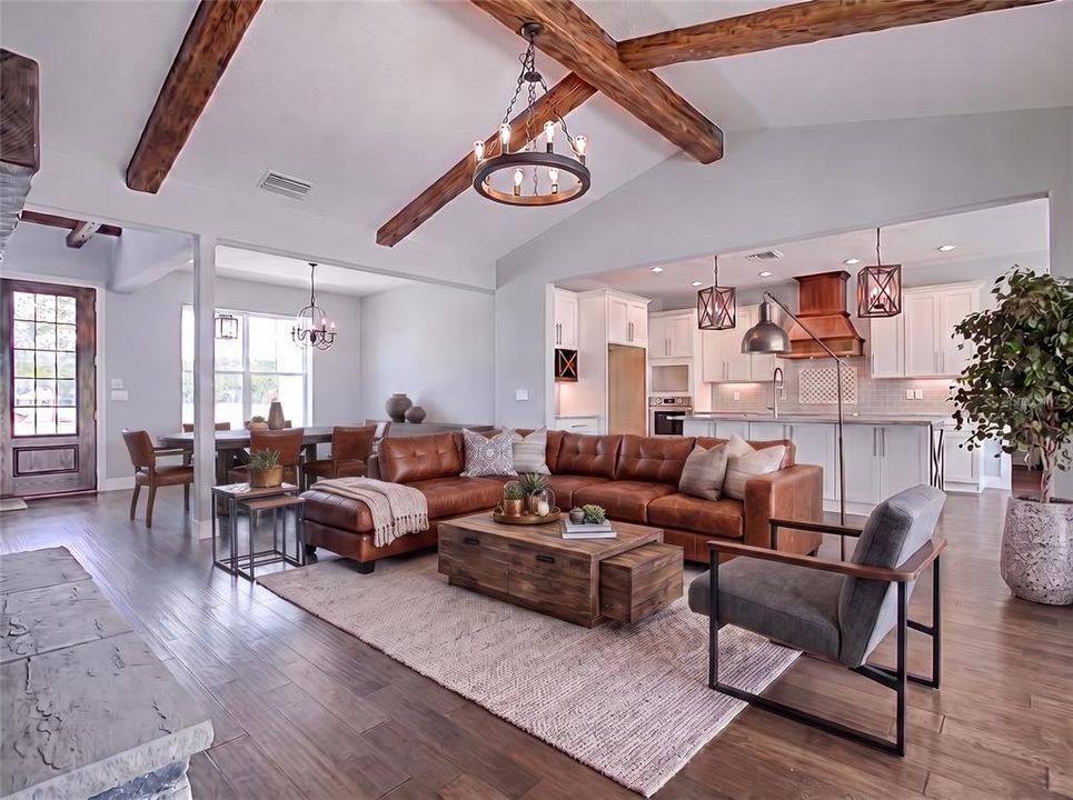 En Venta: $2,017,570 (4 camas, 3 baños, 2858 Pies cuadrados)