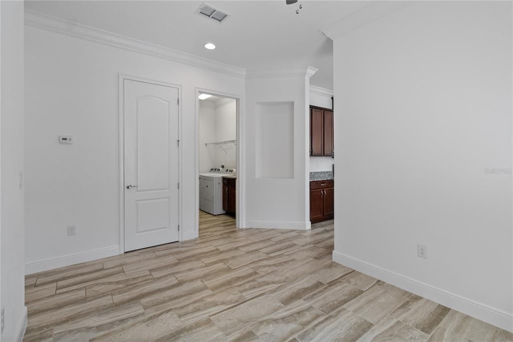 For Sale: $269,900 (2 beds, 2 baths, 1464 Square Feet)
