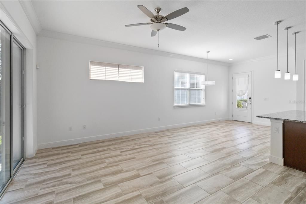 For Sale: $269,900 (2 beds, 2 baths, 1464 Square Feet)