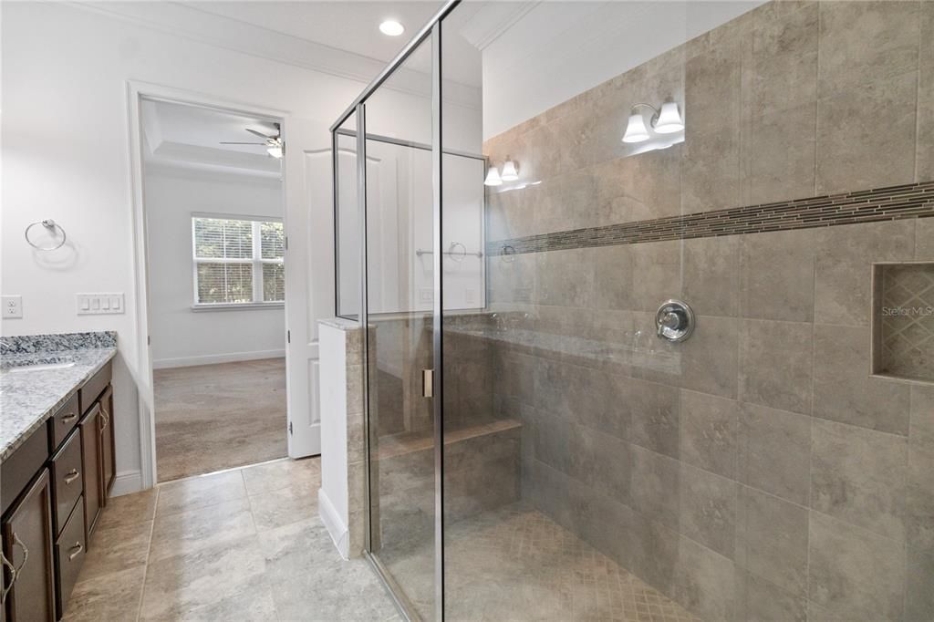 For Sale: $269,900 (2 beds, 2 baths, 1464 Square Feet)