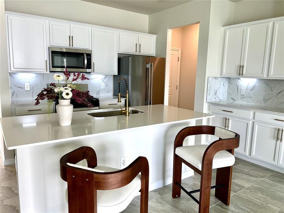 For Rent: $3,995 (3 beds, 2 baths, 2068 Square Feet)