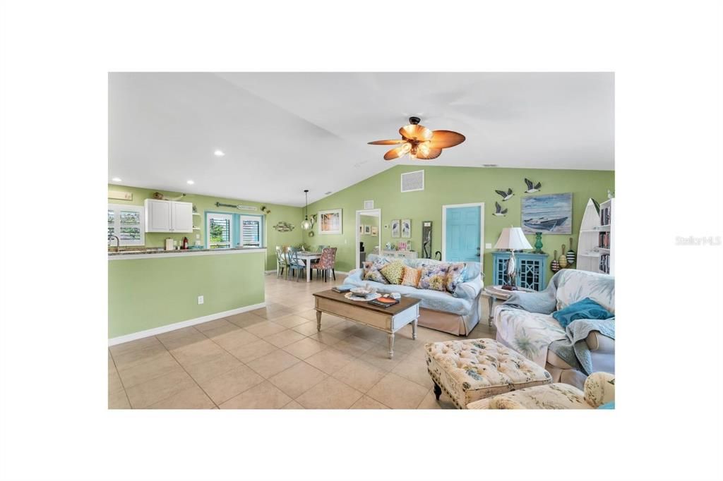 For Rent: $2,295 (3 beds, 2 baths, 1608 Square Feet)