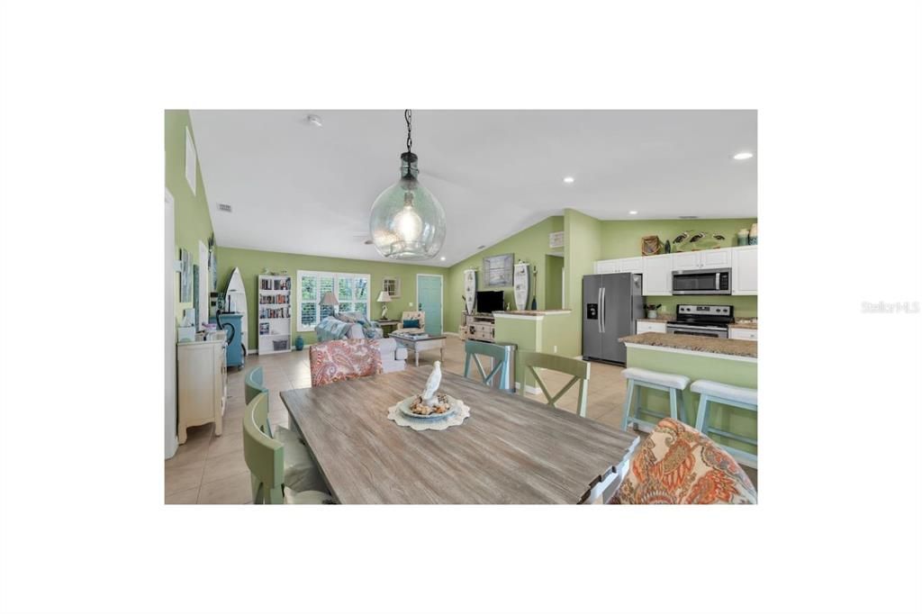 For Rent: $2,295 (3 beds, 2 baths, 1608 Square Feet)