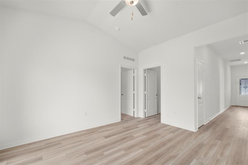 For Sale: $306,900 (3 beds, 2 baths, 1206 Square Feet)