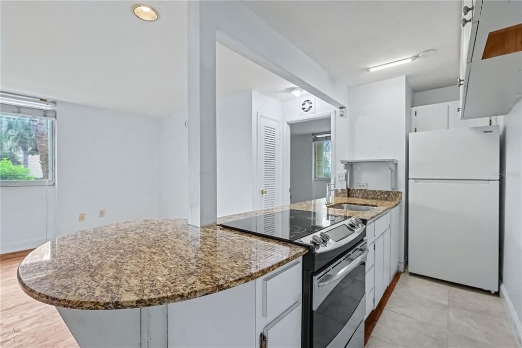 For Rent: $1,500 (1 beds, 1 baths, 551 Square Feet)