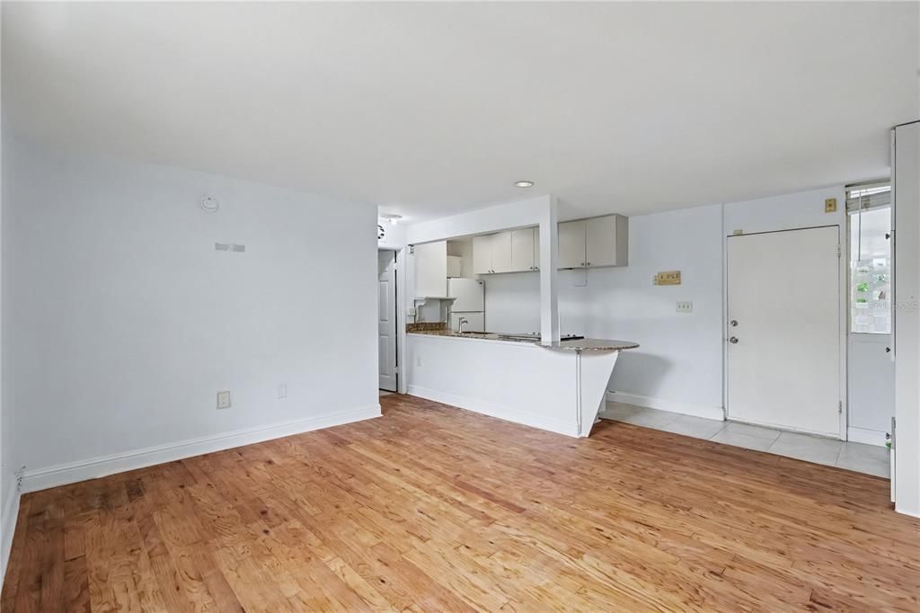 For Rent: $1,500 (1 beds, 1 baths, 551 Square Feet)