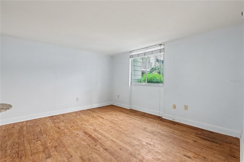 For Rent: $1,500 (1 beds, 1 baths, 551 Square Feet)