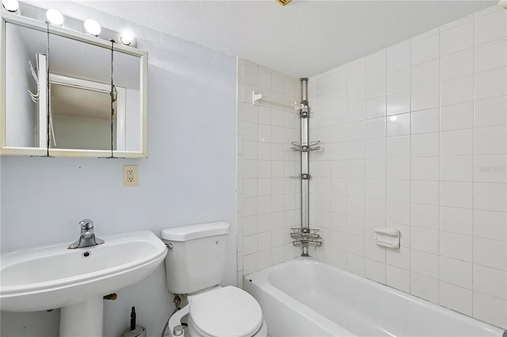 For Rent: $1,500 (1 beds, 1 baths, 551 Square Feet)