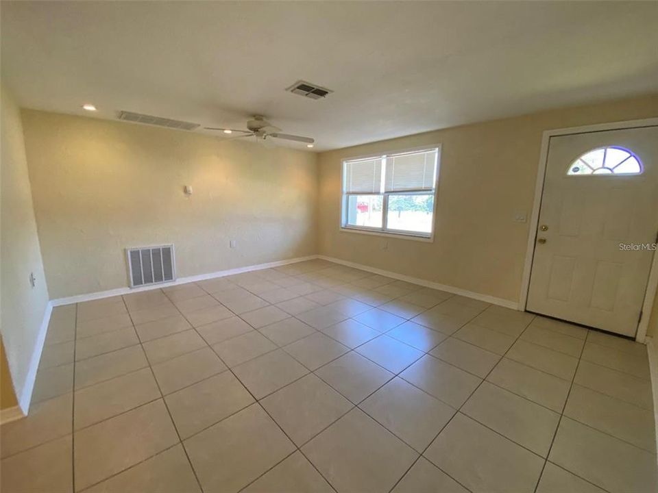 En Venta: $220,000 (2 camas, 1 baños, 816 Pies cuadrados)