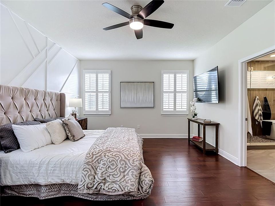 For Sale: $800,000 (4 beds, 3 baths, 3243 Square Feet)