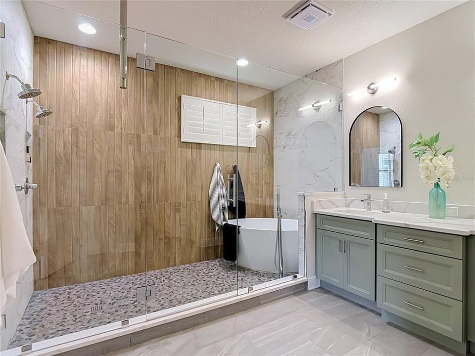 For Sale: $800,000 (4 beds, 3 baths, 3243 Square Feet)
