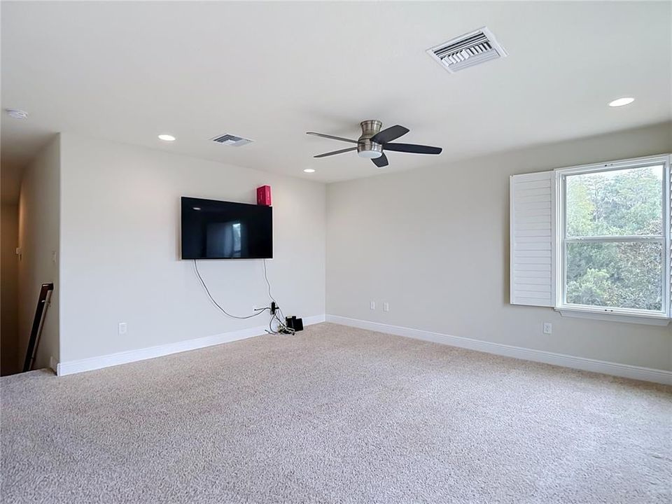 For Sale: $800,000 (4 beds, 3 baths, 3243 Square Feet)