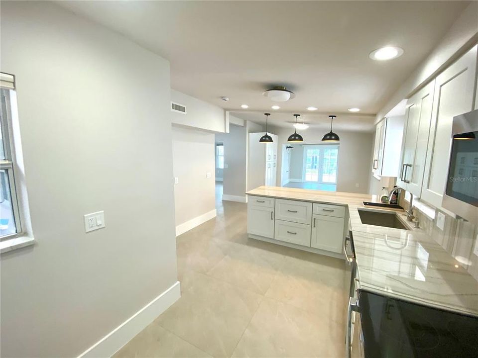 В аренду: $5,995 (3 спален, 2 ванн, 2172 Квадратных фут)