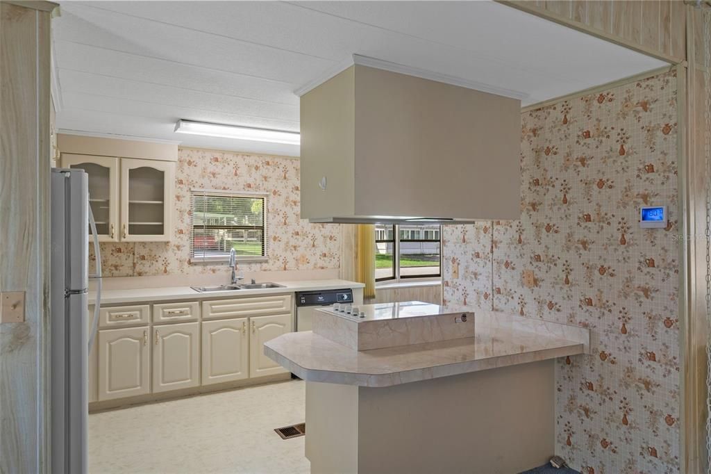 For Sale: $124,900 (2 beds, 2 baths, 1104 Square Feet)