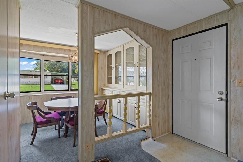 For Sale: $124,900 (2 beds, 2 baths, 1104 Square Feet)