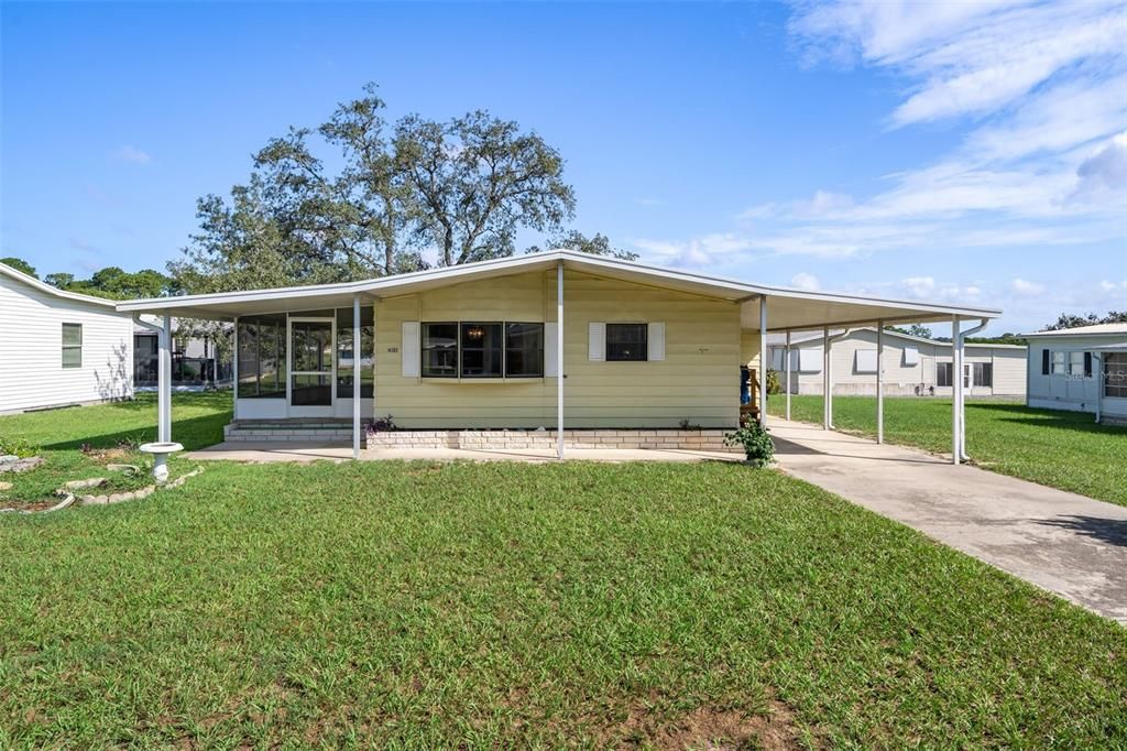 For Sale: $124,900 (2 beds, 2 baths, 1104 Square Feet)