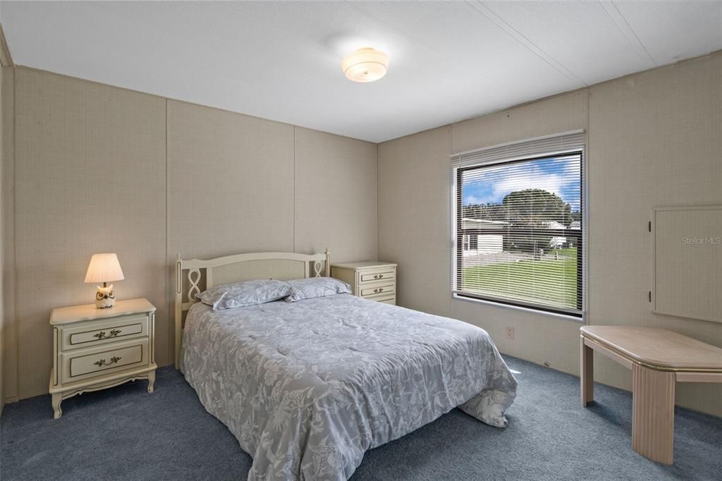 For Sale: $124,900 (2 beds, 2 baths, 1104 Square Feet)