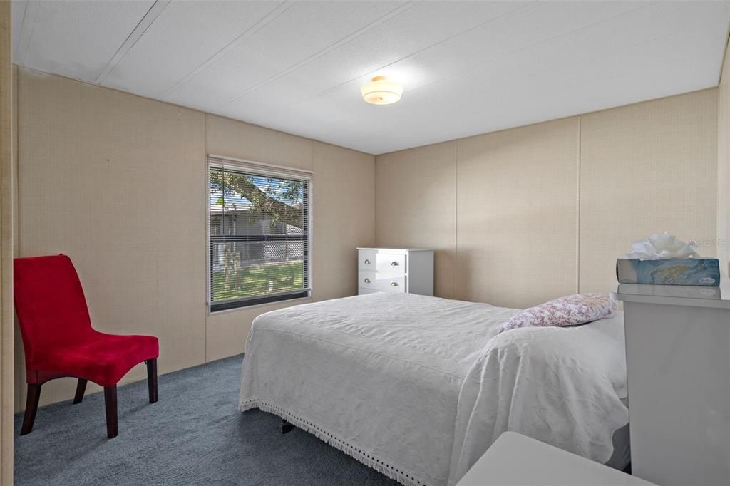 For Sale: $124,900 (2 beds, 2 baths, 1104 Square Feet)