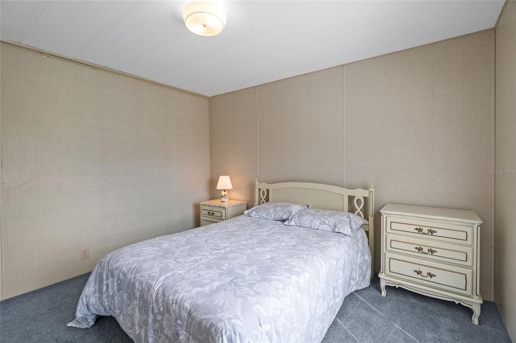For Sale: $124,900 (2 beds, 2 baths, 1104 Square Feet)