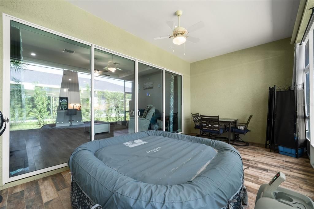 На продажу: $339,900 (2 спален, 2 ванн, 1512 Квадратных фут)