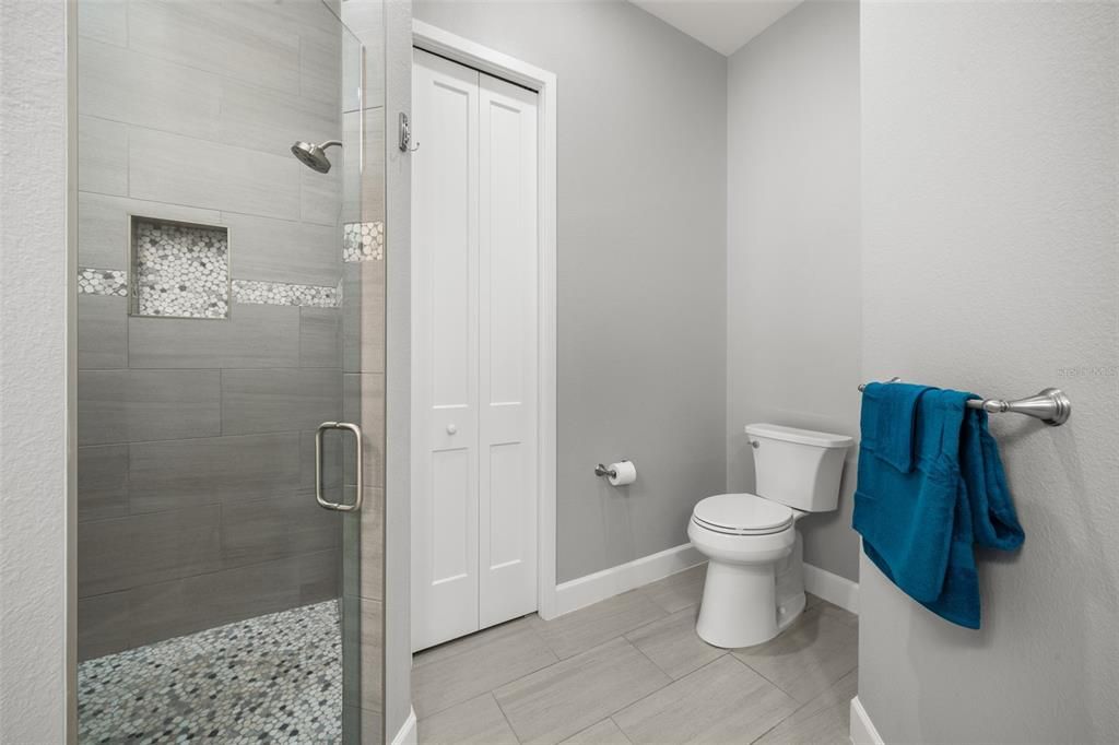 На продажу: $339,900 (2 спален, 2 ванн, 1512 Квадратных фут)