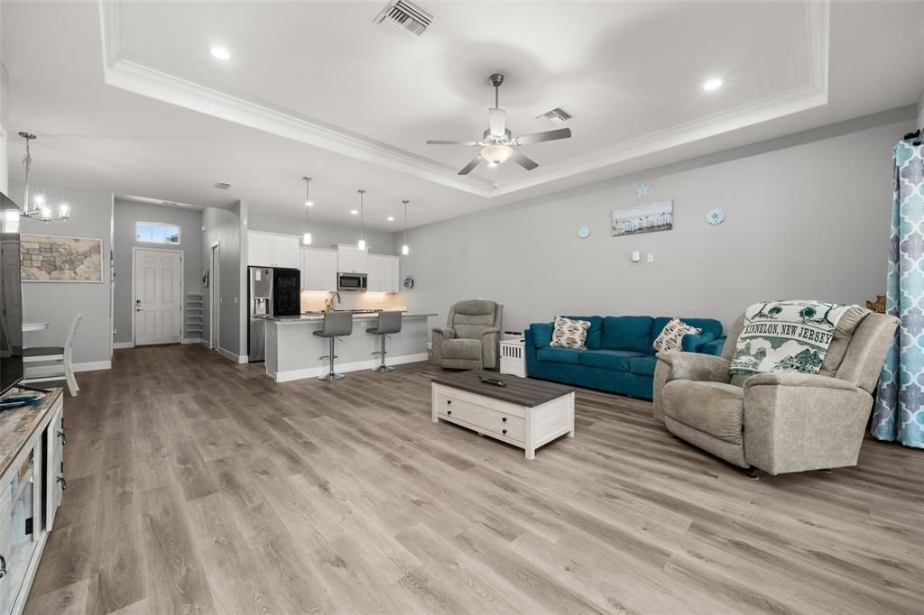 На продажу: $339,900 (2 спален, 2 ванн, 1512 Квадратных фут)