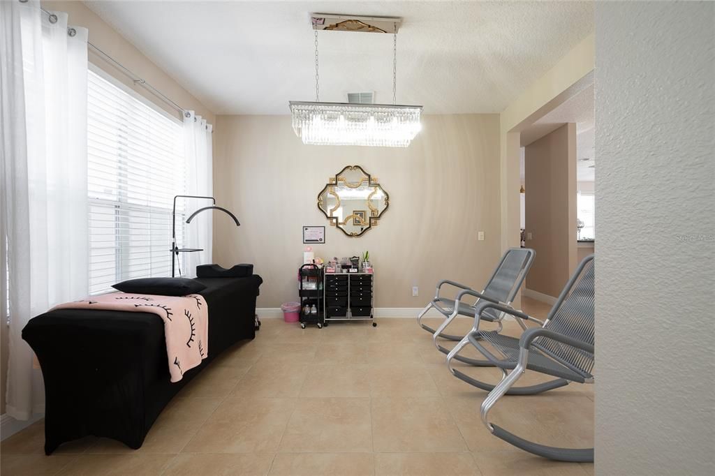 En Venta: $640,000 (5 camas, 3 baños, 2983 Pies cuadrados)