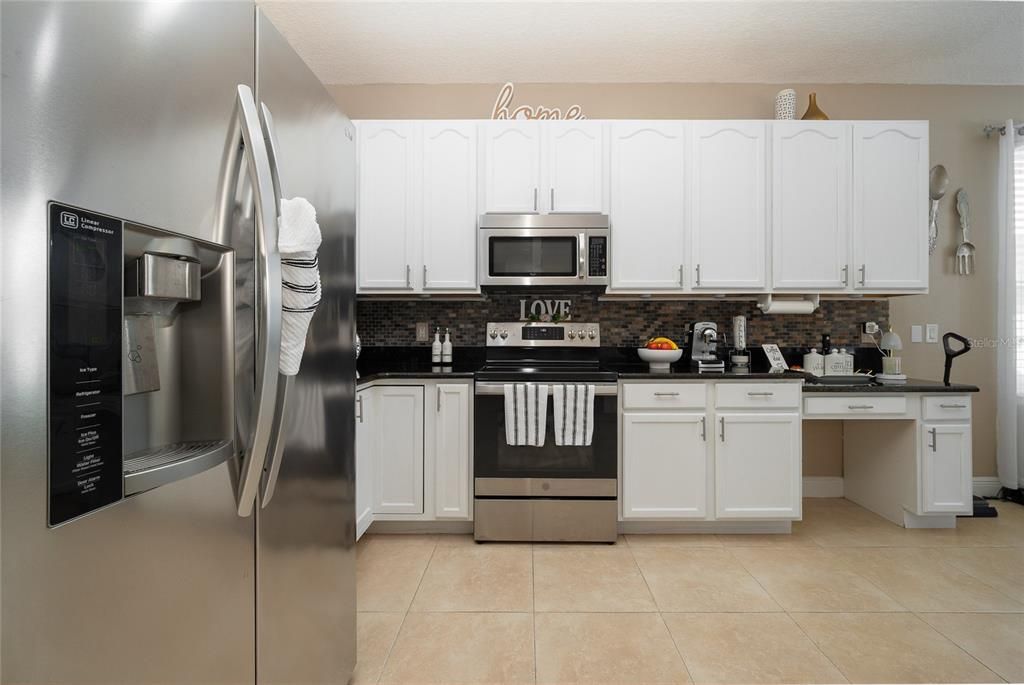 En Venta: $640,000 (5 camas, 3 baños, 2983 Pies cuadrados)