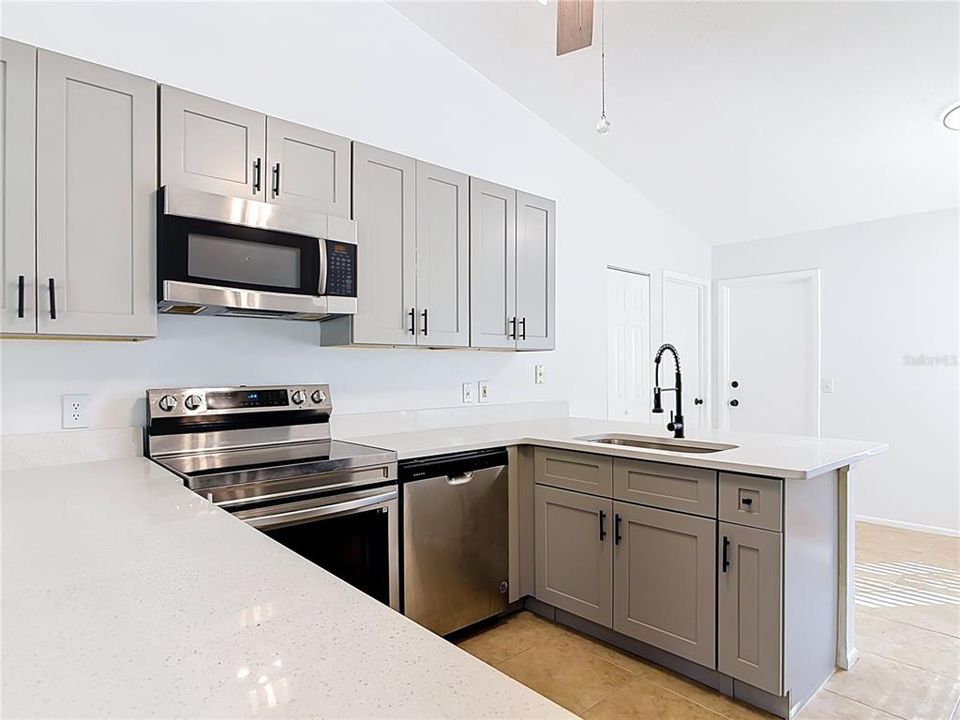 For Sale: $414,500 (3 beds, 2 baths, 1624 Square Feet)