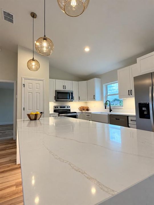 For Sale: $292,900 (3 beds, 2 baths, 1473 Square Feet)