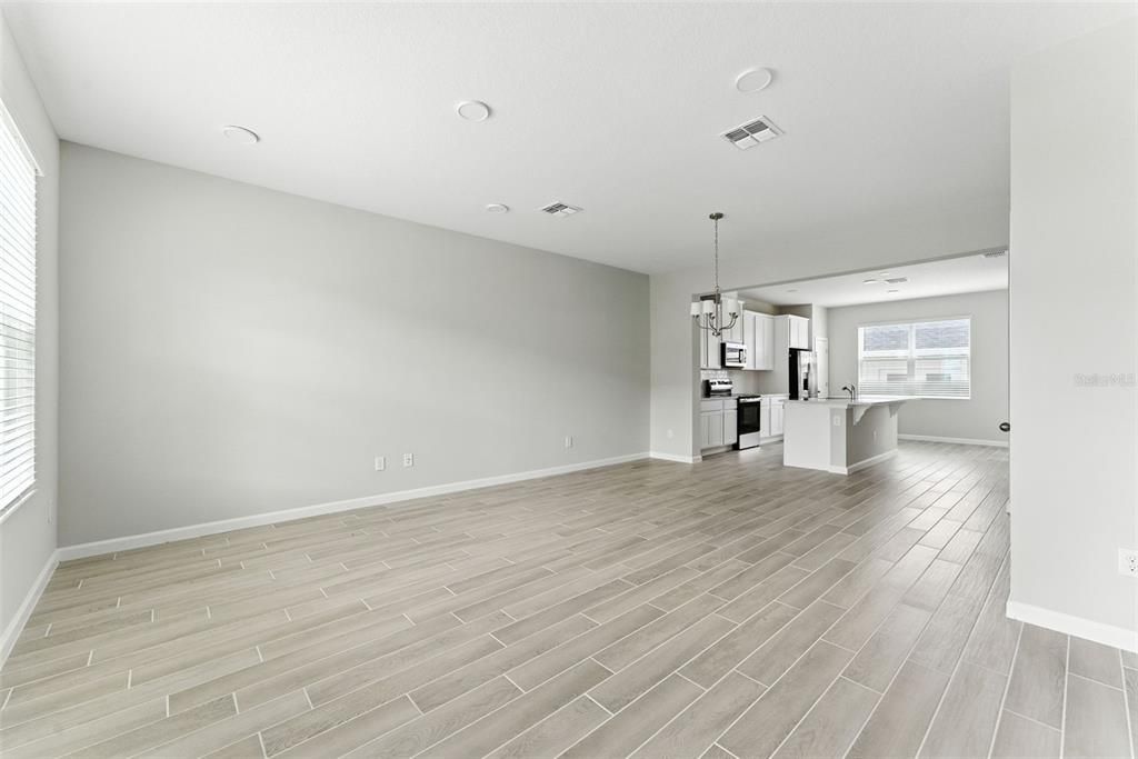 For Rent: $2,750 (3 beds, 2 baths, 1691 Square Feet)