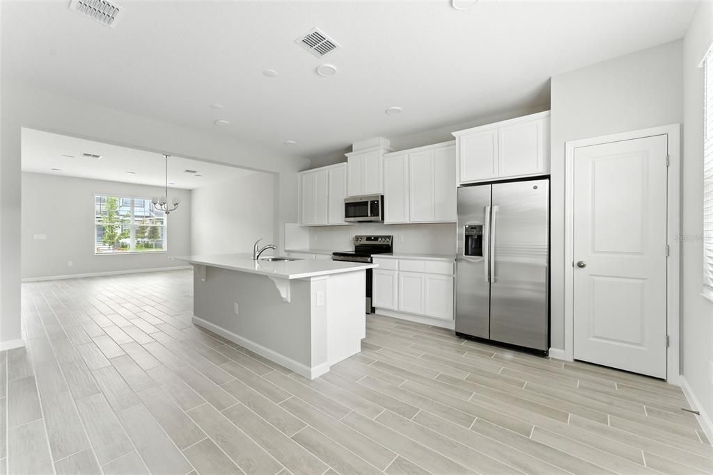 For Rent: $2,750 (3 beds, 2 baths, 1691 Square Feet)