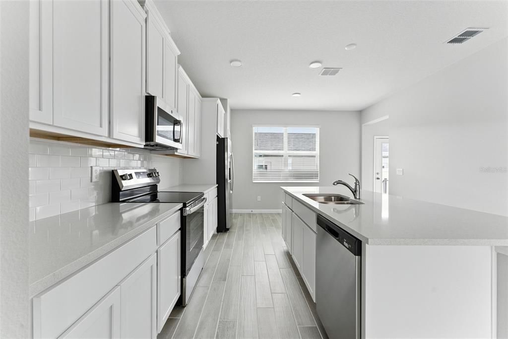 For Rent: $2,750 (3 beds, 2 baths, 1691 Square Feet)
