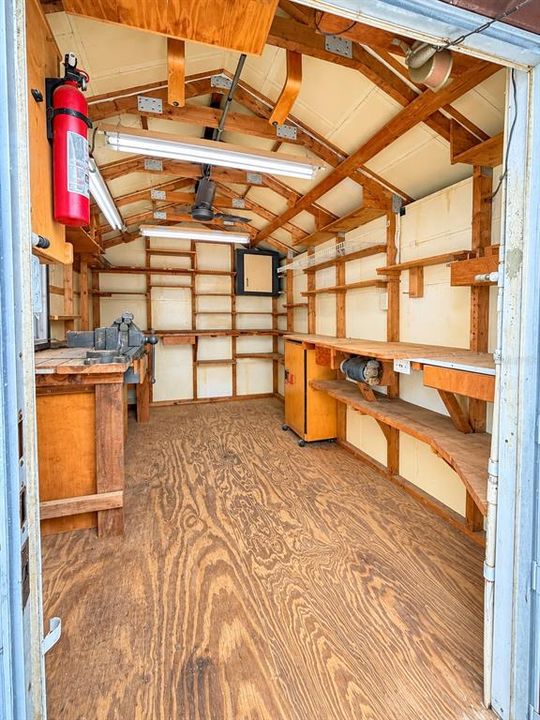 На продажу: $330,000 (2 спален, 1 ванн, 971 Квадратных фут)