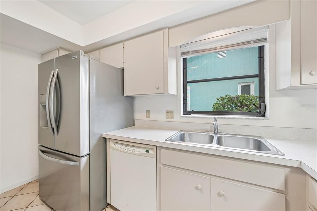 For Sale: $345,000 (3 beds, 2 baths, 1626 Square Feet)