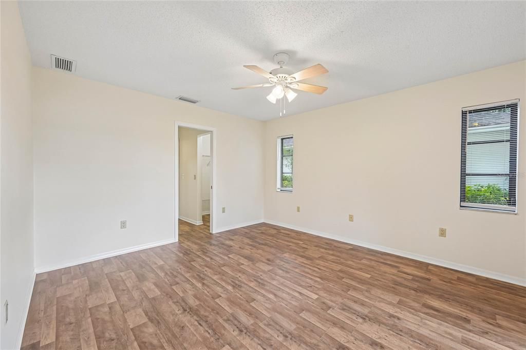For Sale: $345,000 (3 beds, 2 baths, 1626 Square Feet)