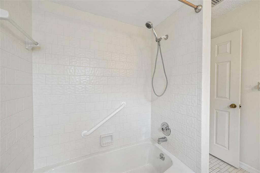 For Sale: $345,000 (3 beds, 2 baths, 1626 Square Feet)